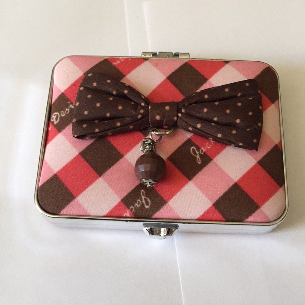 Jackie Design mirror compact